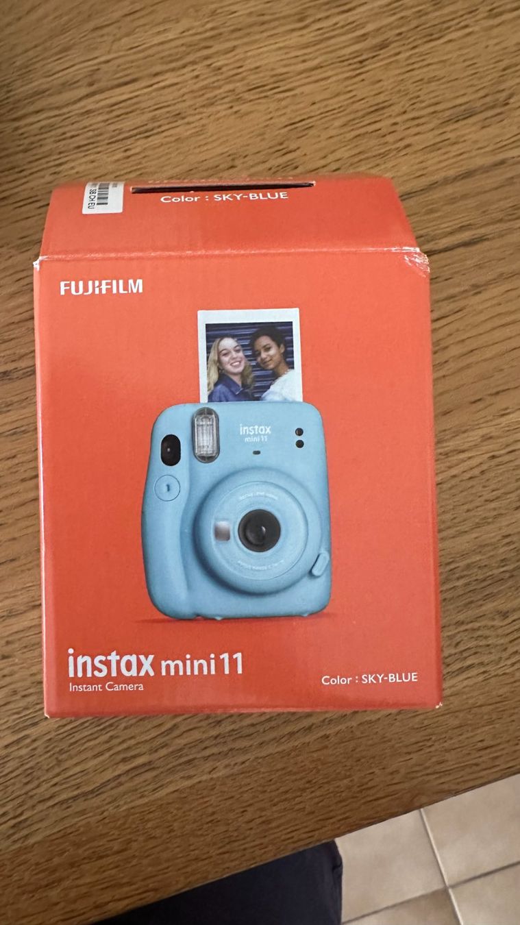 Fujifilm Fotocamera: Fotocamera Fujifilm Instax Mini 11 Sky-Blue – Usato da S. Antonino venduto da day_dxs7 1