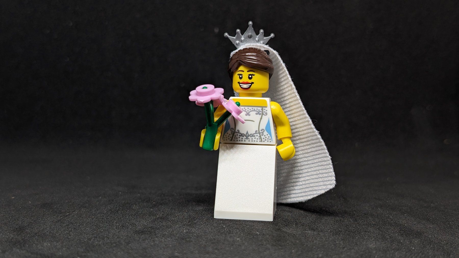 Lego Figuren: LEGO Minifigure - Bride, Series 7 – Gebraucht aus Adliswil von
