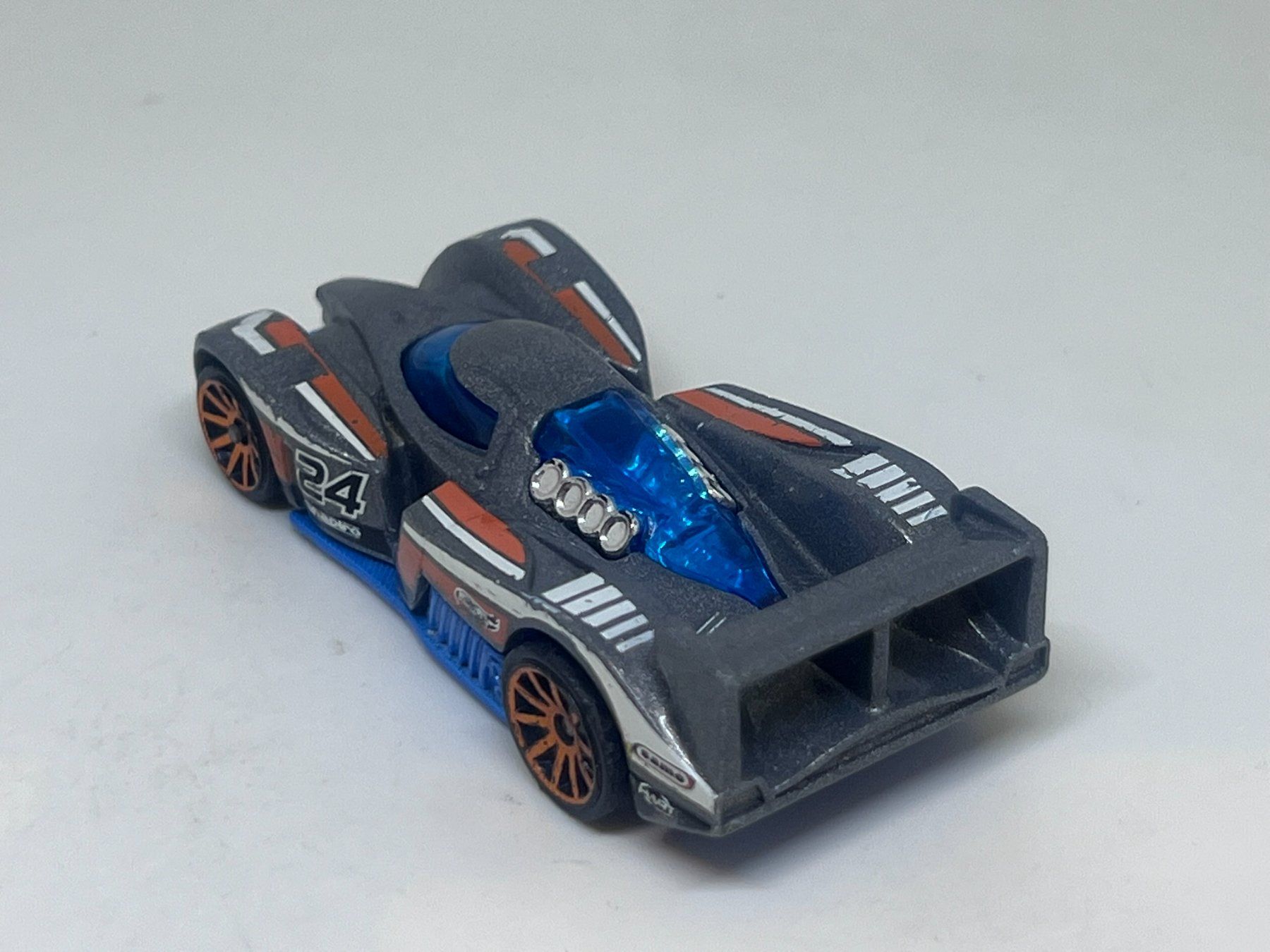 Hot Wheels Modellini d'auto: Hot Wheels 24 Ours #448 – Usato da Wildegg venduto da LaaBoutique 2