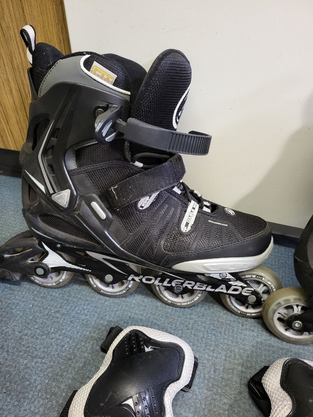 Inline-Skating & Rollschuhe: Rollerblades / Inline Skates – Gebraucht aus Fislisbach von Tsuba 1