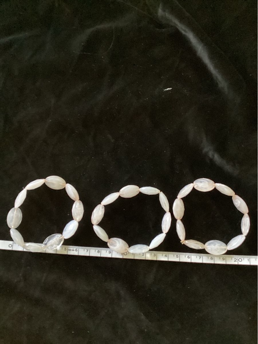 Bracciali & Braccialetti: Armband Trio m. hellrosa Steinen / synthetisch elastisch – Usato da Nunningen venduto da Vintage59 2