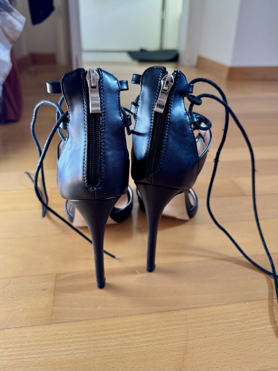 Scarpe da donna: Highheels schwarz mit Schnürung – Usato da Eschlikon TG venduto da little.dove 2