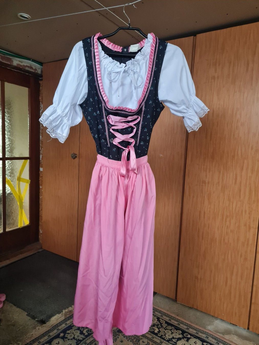Kleider: Dirndl Set , Grösse S – Gebraucht aus Coeuve von Nelly2
