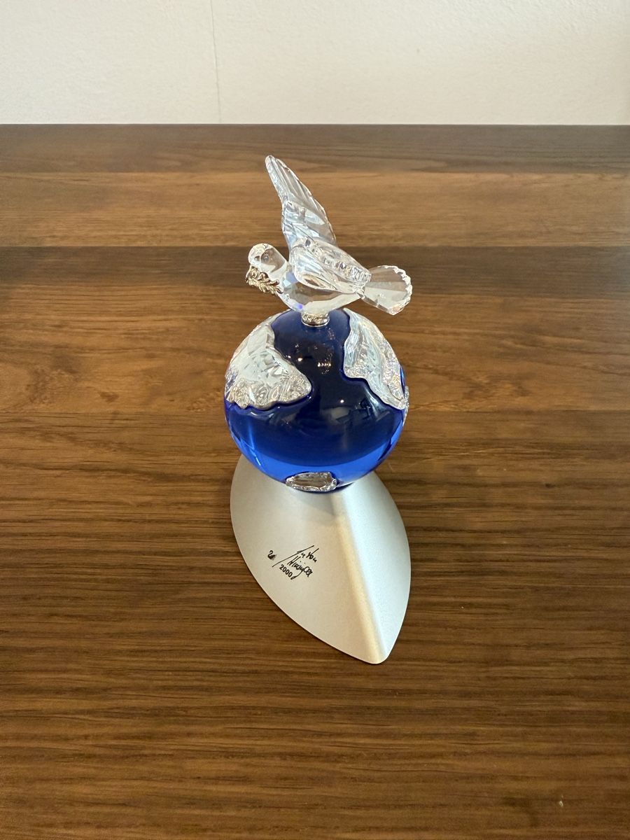 Swarovski Figuren: Swarovski Crystal Planet Vision 2000 Figur mit Box – Gebraucht aus Niederglatt ZH von x.sandro.x 1