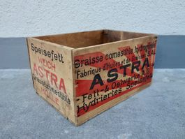 alte Holzkiste Kiste Transportkiste ASTRA FETT STEFFISBURG