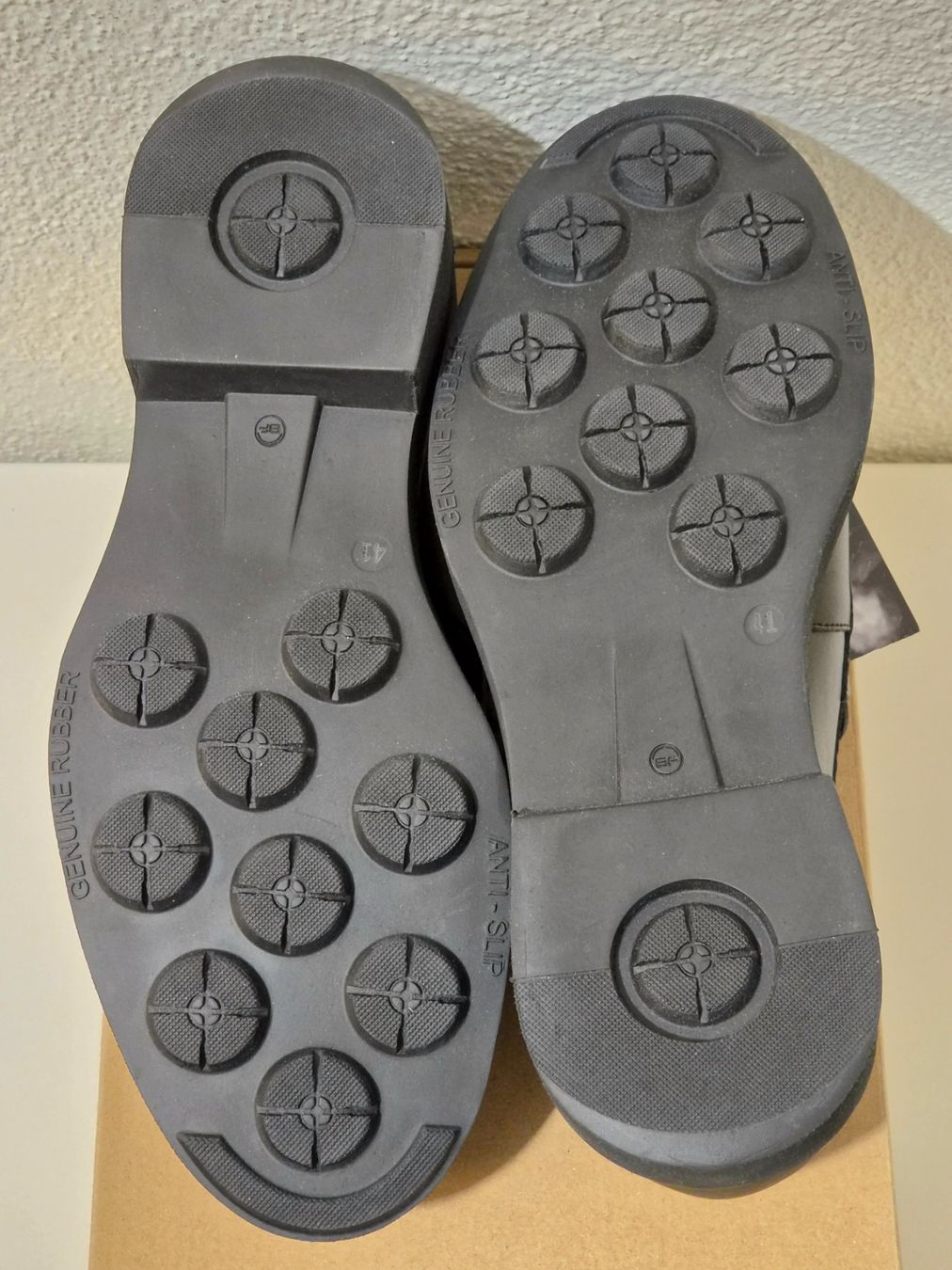 Herrenschuhe: Schwarze Slipper / Schlupfschuhe – Neu und originalverpackt aus Zürich von New_username 3