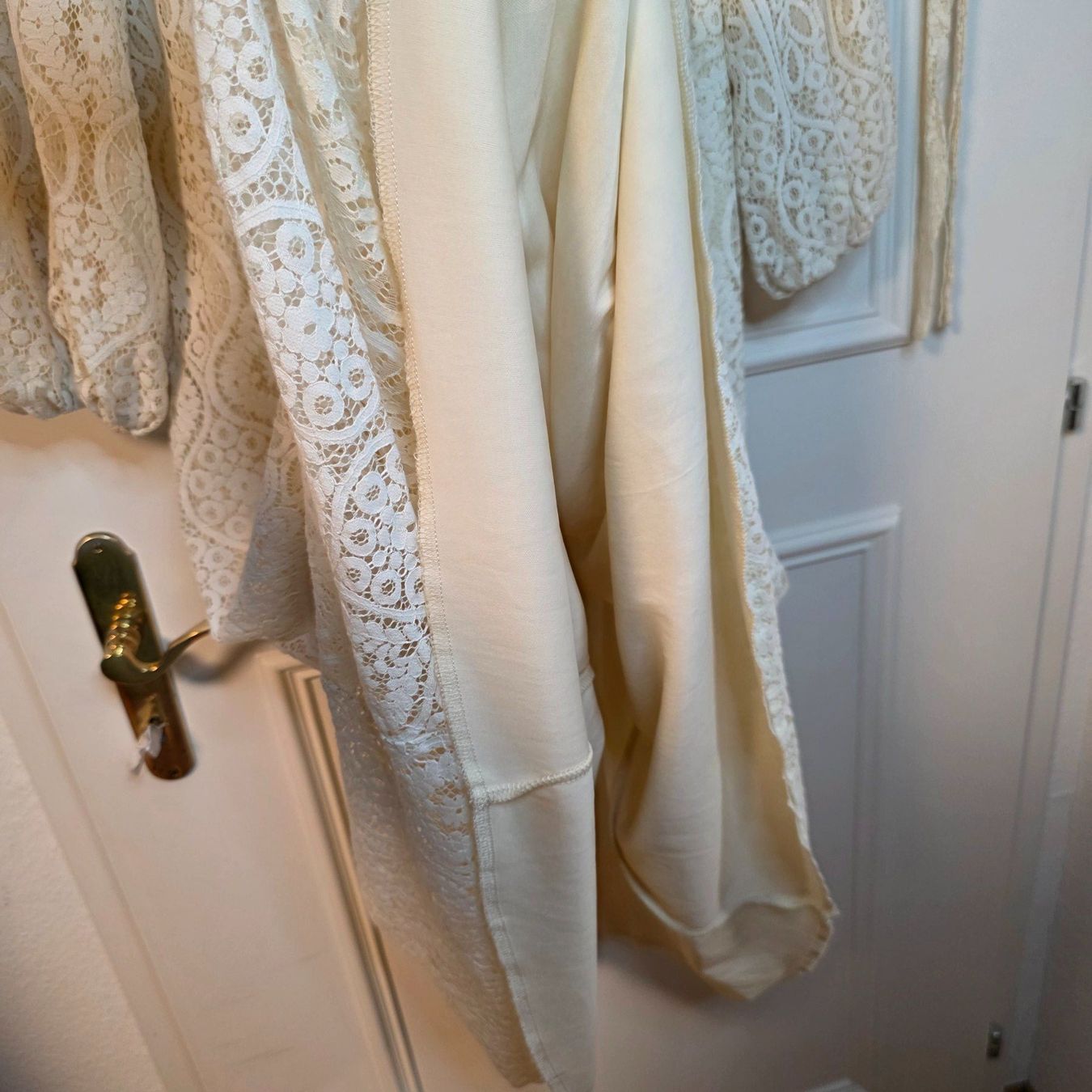Kleider: Boho Spitzenkleid Creme 38–42 mit Gürtel – Gebraucht aus Wald ZH von CapLux 9