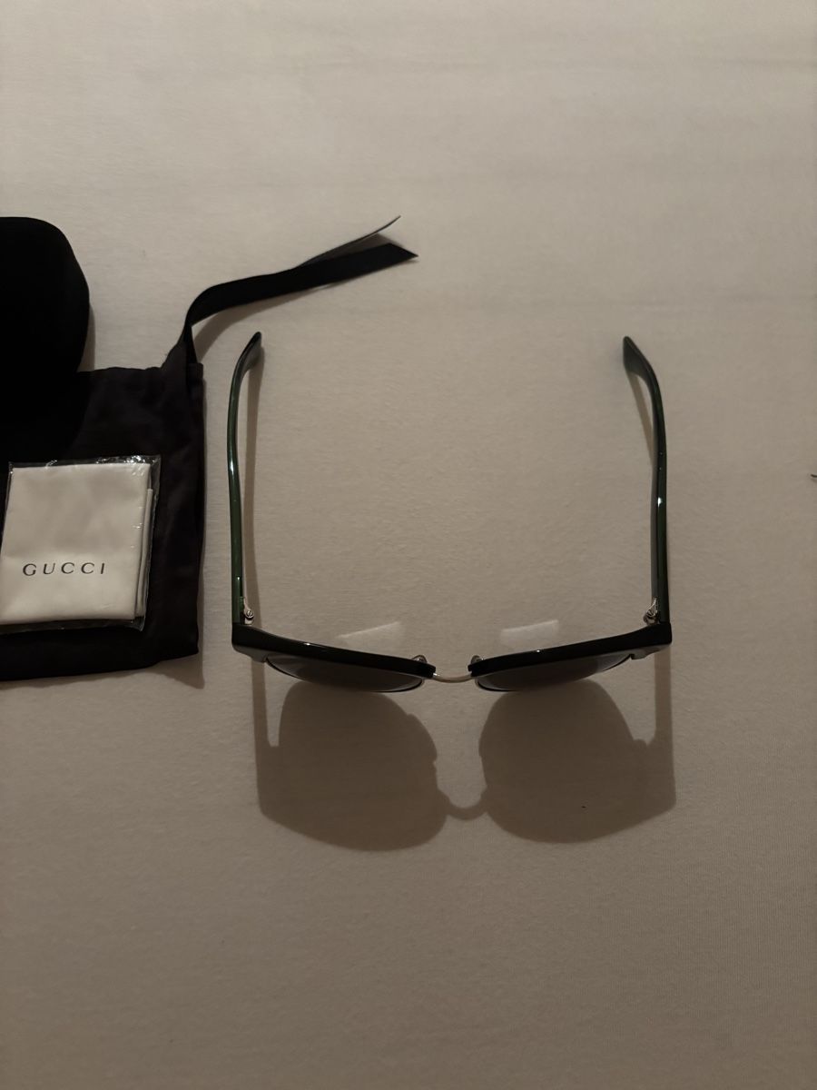 Gucci Occhiali & Lenti: Lunettes de soleil GUCCI – Nuovo (secondo la descrizione) da St-Imier venduto da ic.27 1