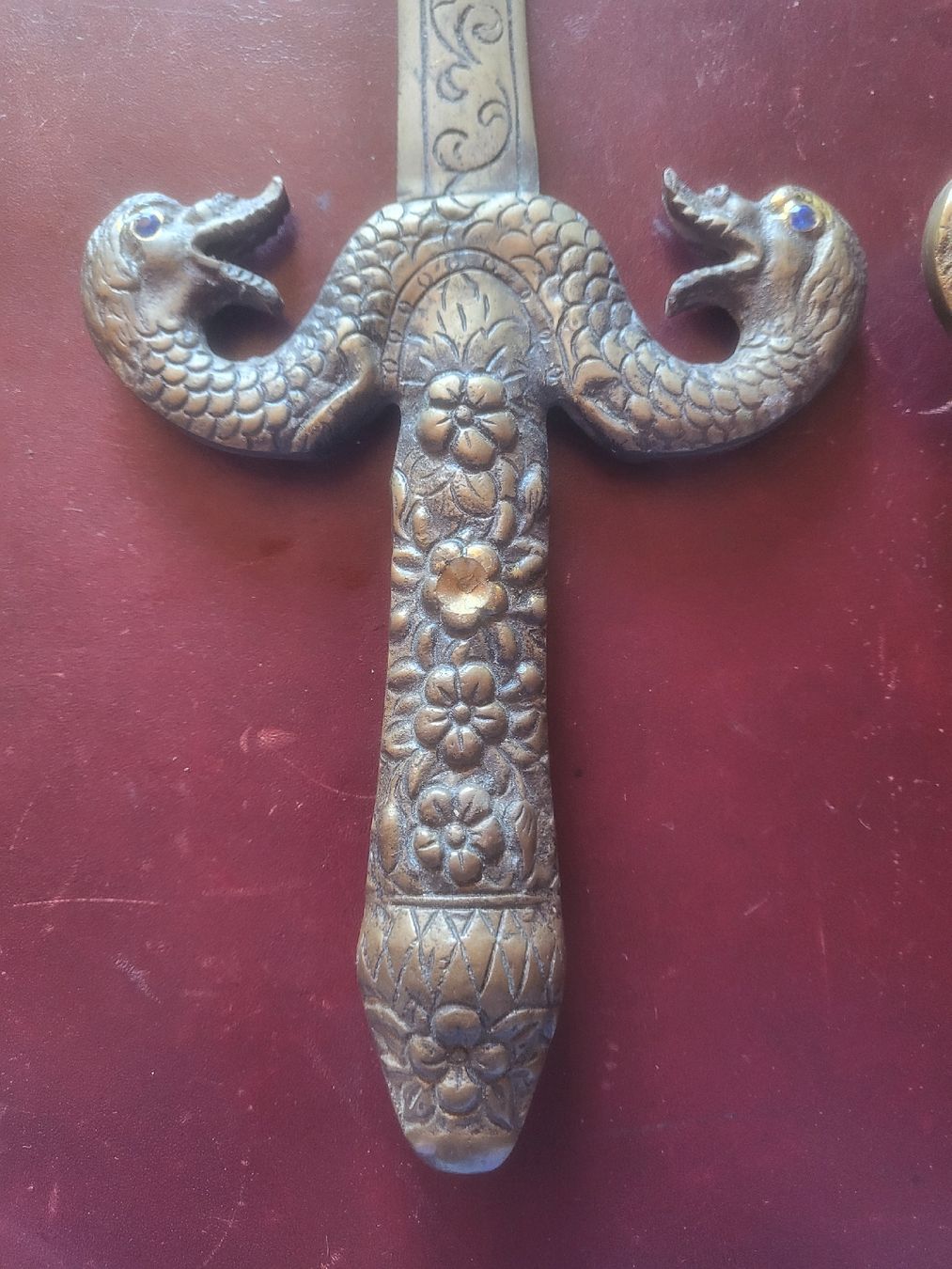 Tutte le decorazioni: 2 dekorative Schwerte aus Messing mit Gravur – Usato da Untersiggenthal venduto da vonberner 3