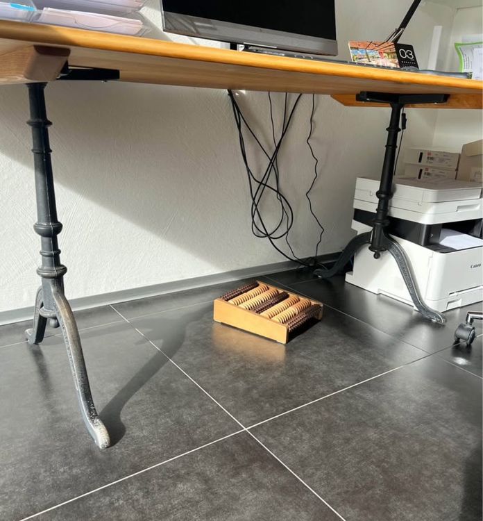 Tisch Mit Schrager Schreibflache