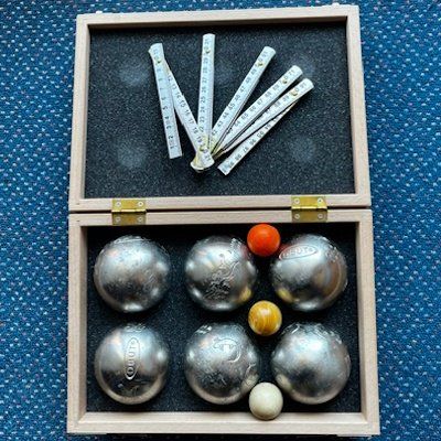 Giochi: 6 Petanquekugeln, 1 Holzkoffer und 1 Klappmeter – Nuovo (secondo la descrizione) da Ascona venduto da Patepet
