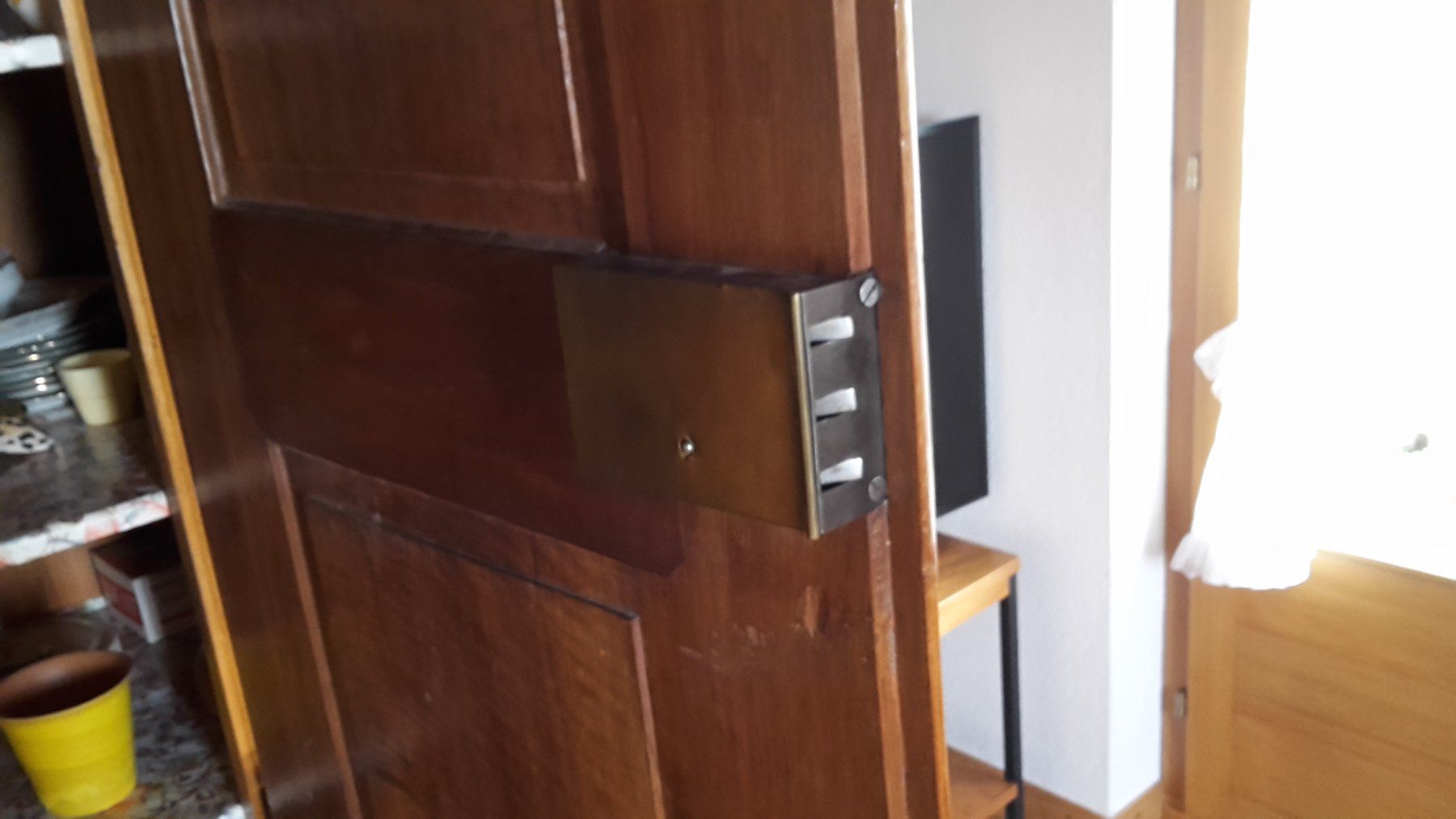 Armadi: Alter  Schrank – Usato da Winterthur venduto da Willibo 5