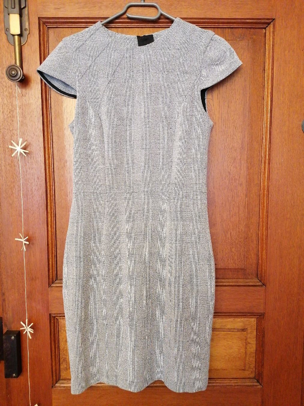 Vestiti: Kleid ,tailliert,36 – Usato da Solothurn venduto da Shanty.20
