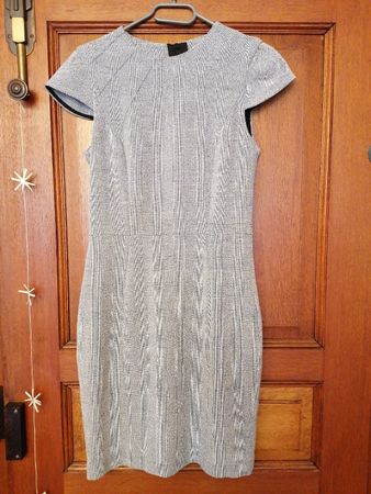 Kleid ,tailliert,36