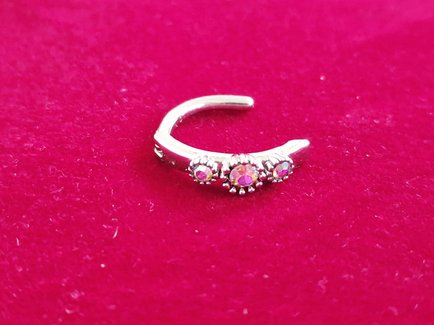 Gioielli per piercing: Bauchnabel Piercing mit drei Steinen – Usato da Hallau venduto da CHACLA 1