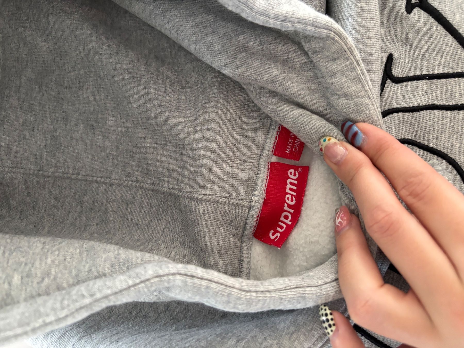 Pullover & Sweatshirts: Supreme Grey Hoodie – Gebraucht aus Bulle von lalooo 2