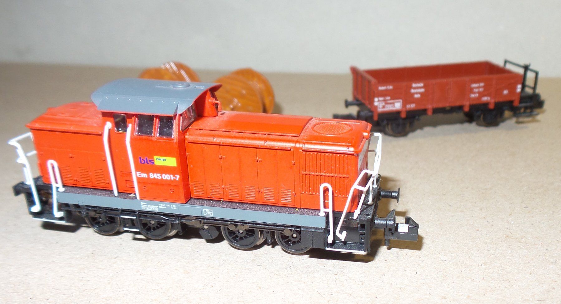 Fleischmann Modellini di ferrovie: Locomotive Fleischmann N 722003 + 1 wagon – Usato da Bulle venduto da Rockandtoys 5