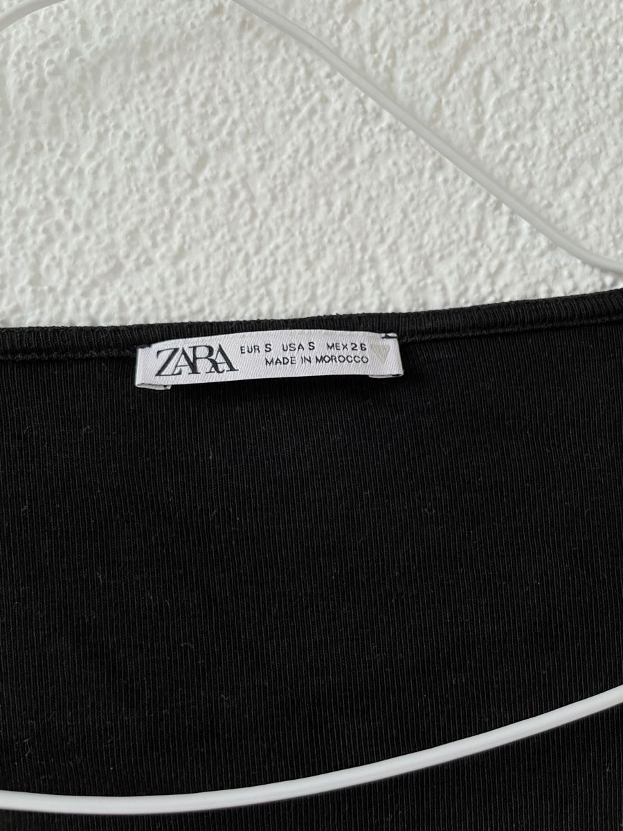 Zara Top: Squareneck Top schwarz – Usato da Uster venduto da emm_px8k 2