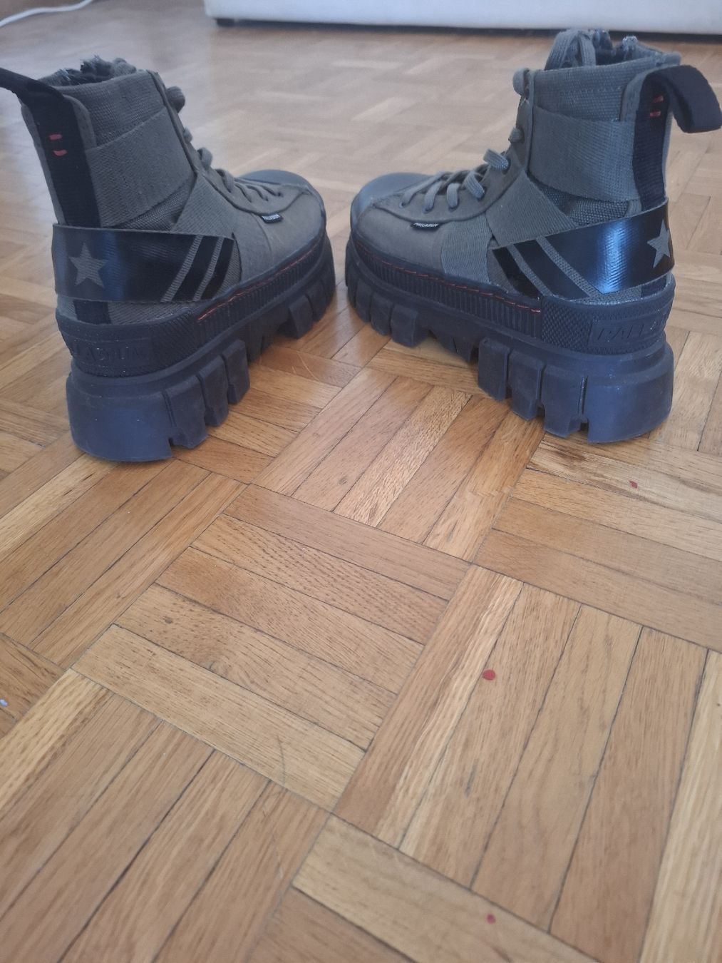 Palladium Chaussures femmes: marque Palladium – D'occasion à Lausanne par bor_8hjp 1