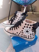 Converse All Star montantes rose cloutées. Pièces uniques