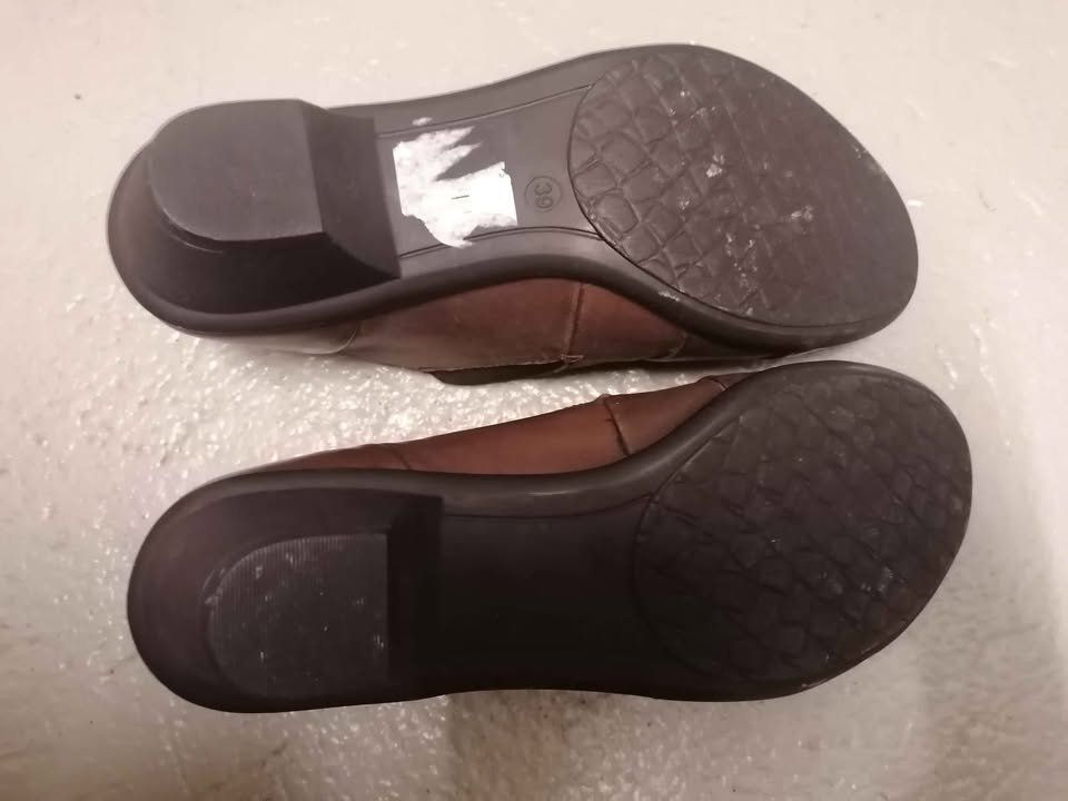 Damenschuhe: Braune Schuhe mit Absatz Gr. 39 – Gebraucht aus Nänikon von Manta87 2