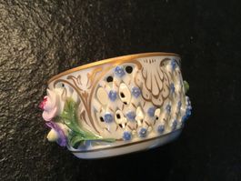 Kleindose Porzellan, mit Lochmuster Porzellan Dresden