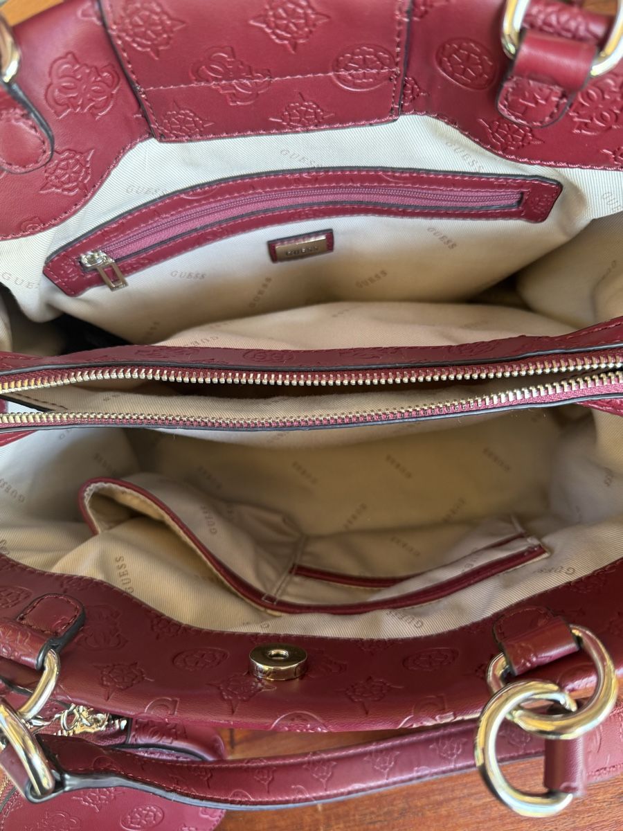 Guess Sacs femmes: Sac à main Guess Bordeaux – D'occasion à MASSONGEX par Luluone 5
