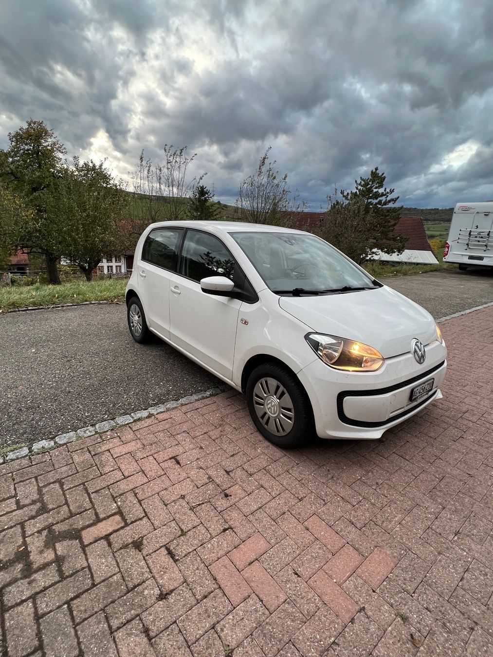 VW Autos: VW Up 1.0 MPI 44 kw – Gebraucht aus Hottwil von  2
