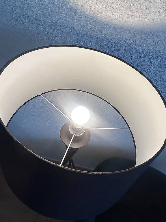 Lampade: Heimelige Stehlampe – Usato da Uitikon Waldegg venduto da Parson81 2