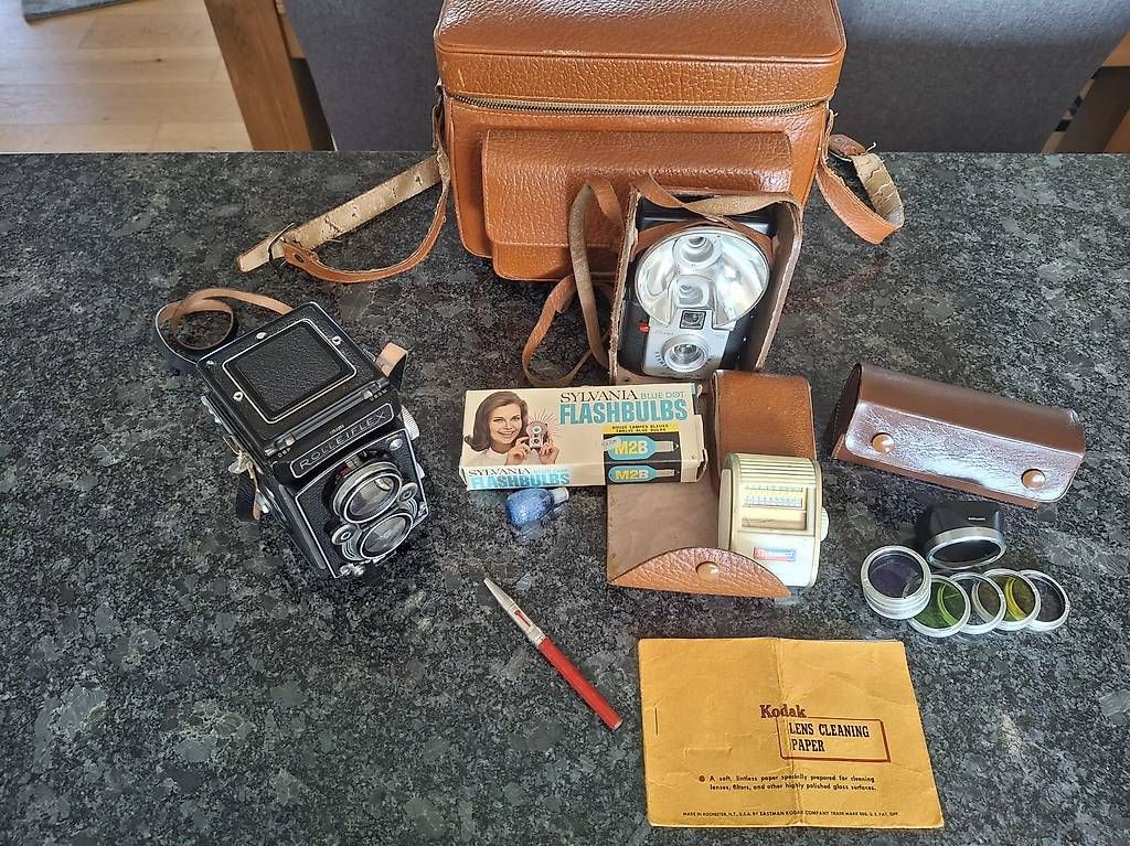 Fotocamera: ROLLEIFLEX Kamera Set 22-teilig – Usato da Siegershausen venduto da tan_wds7