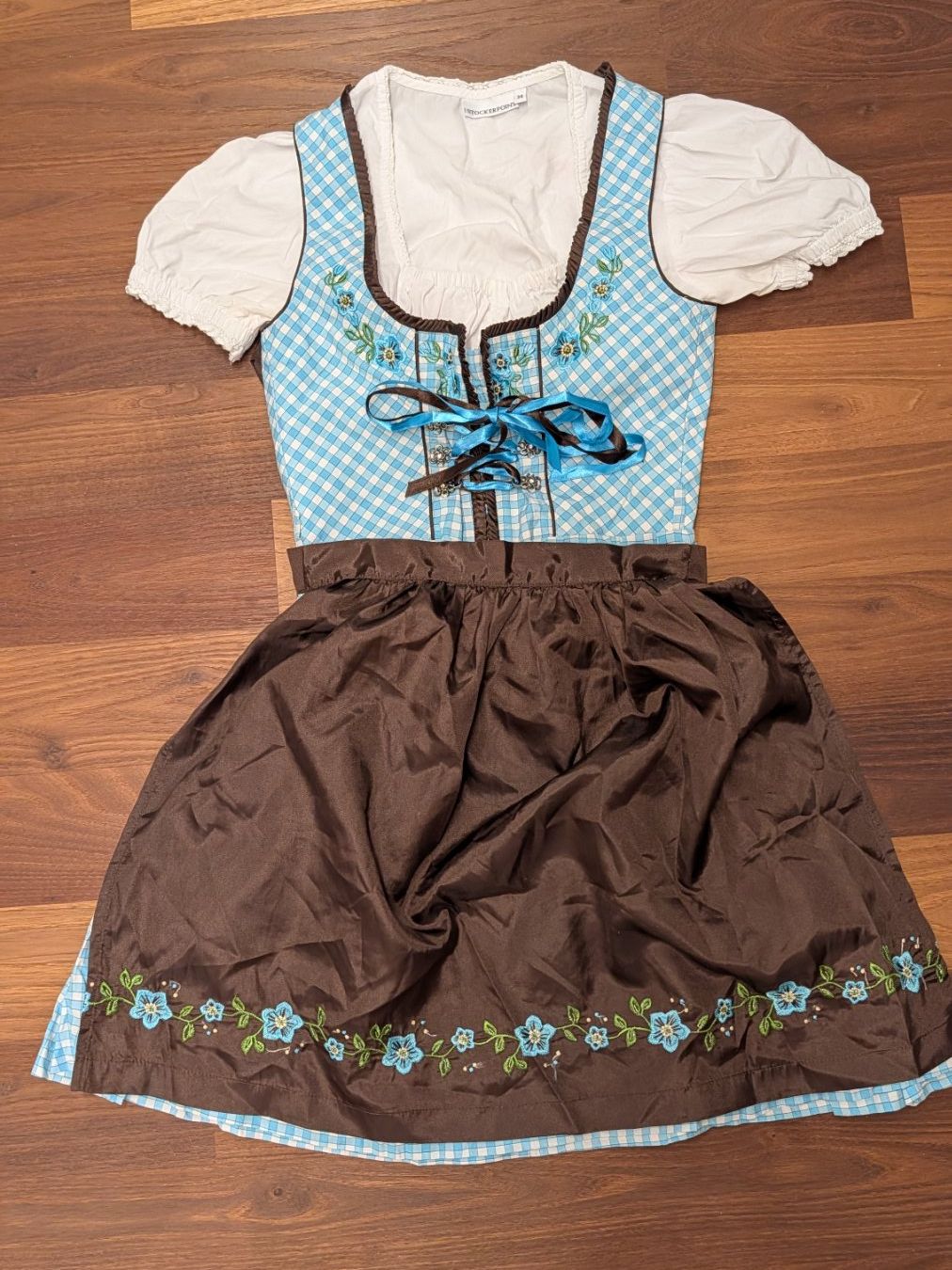 Vestiti: Dirndl Grösse 36 (Bluse Grösse 34) – Usato da Lufingen venduto da Mkeller