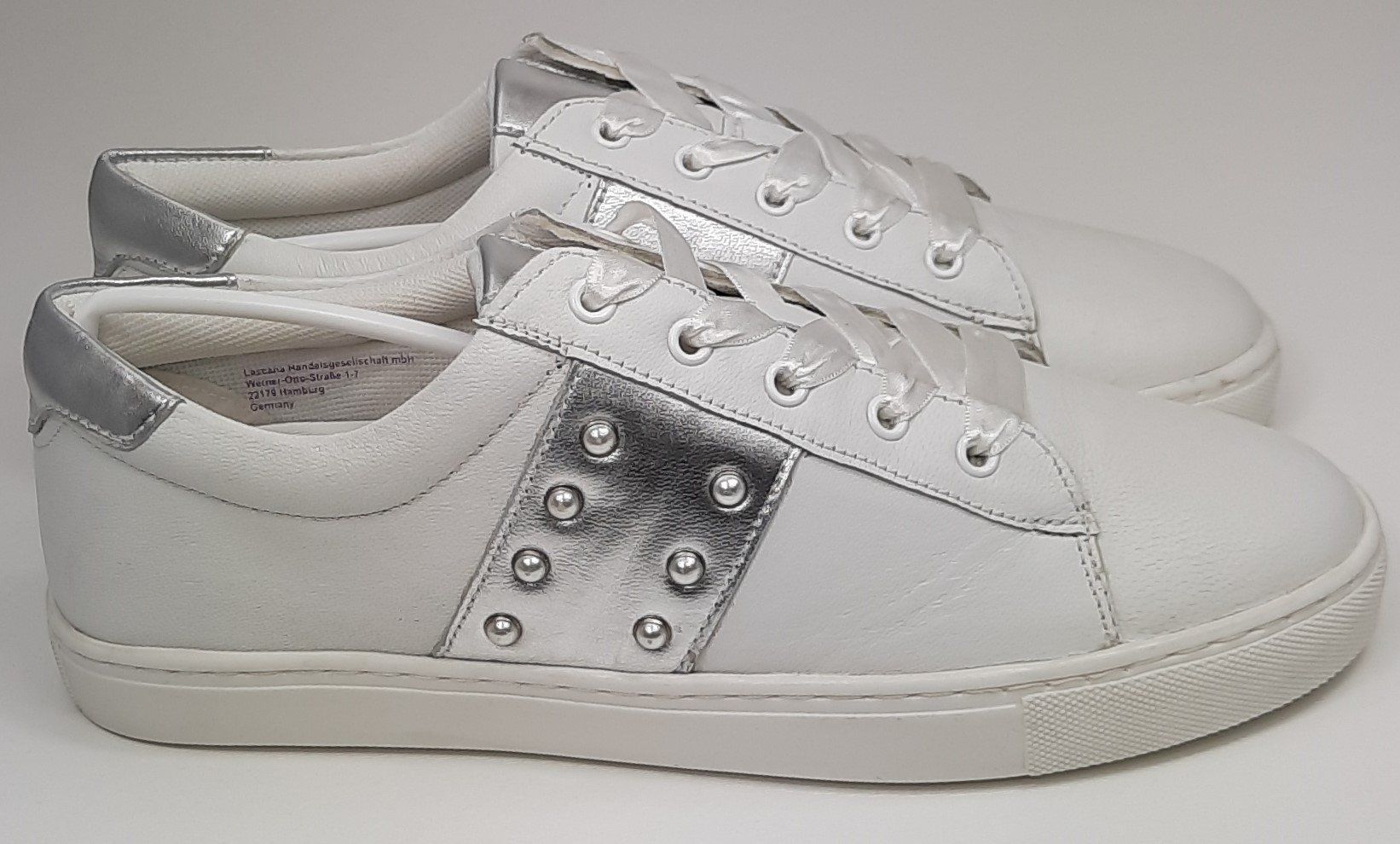 Lascana Damenschuhe: LASCANA Sneaker Schnürhalbschuh mit Perlen Gr. 37 – Neu und originalverpackt aus Seuzach von VT-Collections1 1