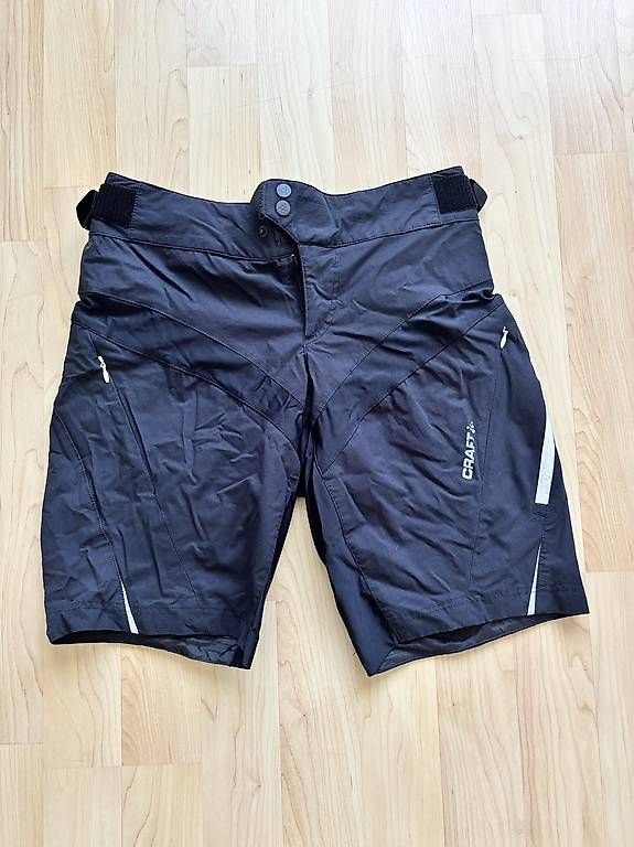 Craft Pantaloni: Damen Bikeshorts Gr. M von Craft – Usato da Rotkreuz venduto da Bonito77