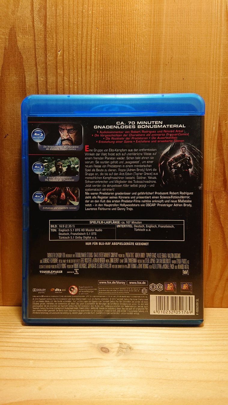 Tous les DVDs: PREDATORS Blu-Ray von Robert Rodriguez – D'occasion à Wilderswil par Exebub 1