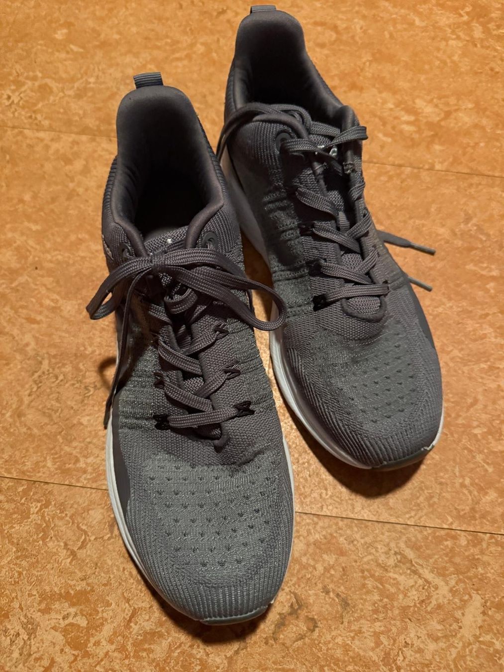 Bench Scarpe da uomo: Bench Herren Laufschuhe – Usato da Flawil venduto da Stella_3 9