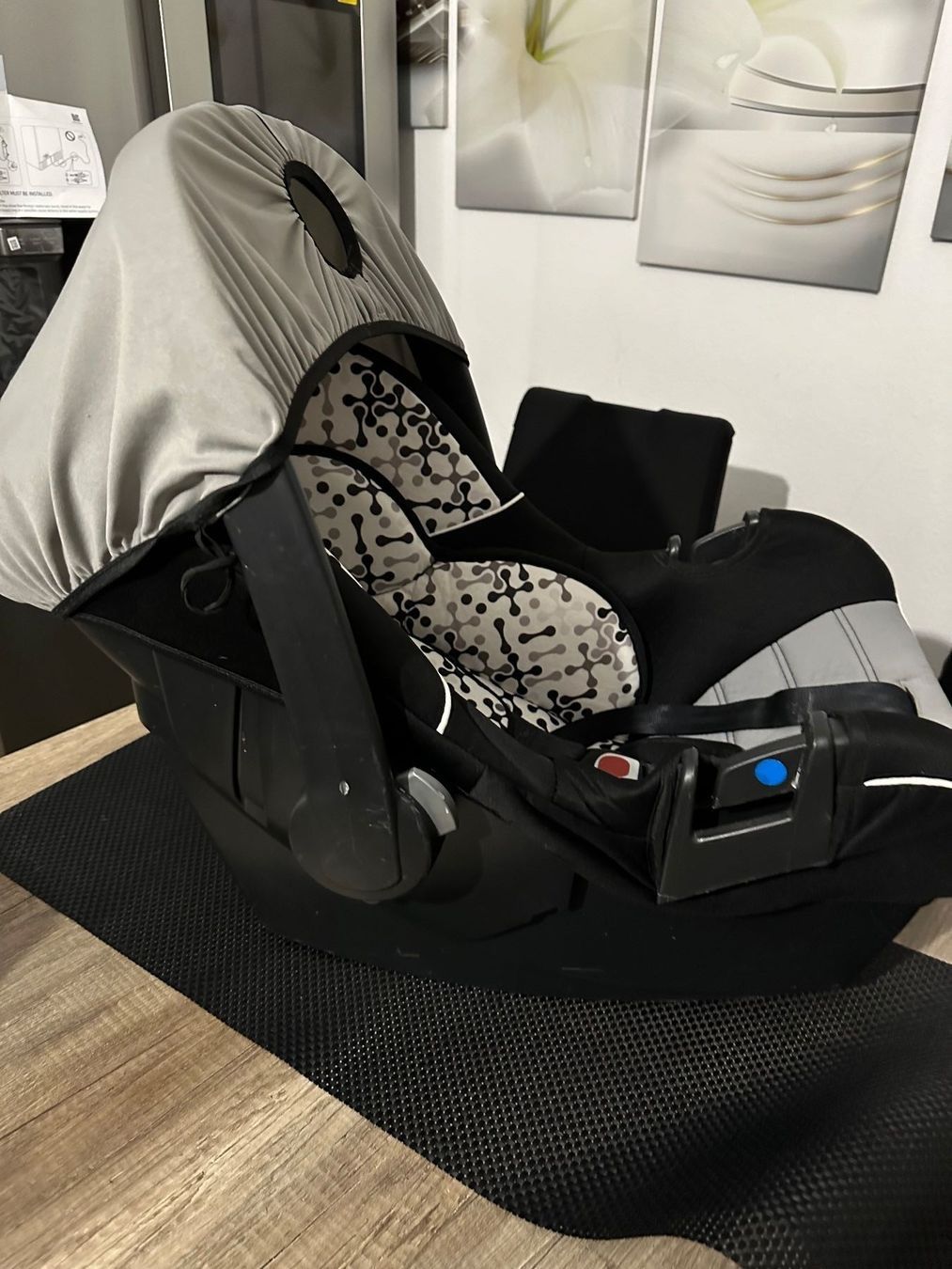 Seggiolini per auto: kinder stuhl babyschale – Usato da Köniz venduto da Honestyy 1