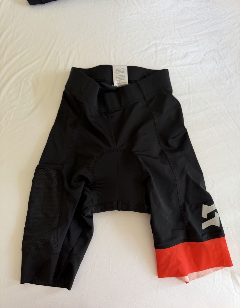 Kleiderpakete: Cycling Shorts with Windjacket Size S – Gebraucht aus Winterthur von adriana_1000