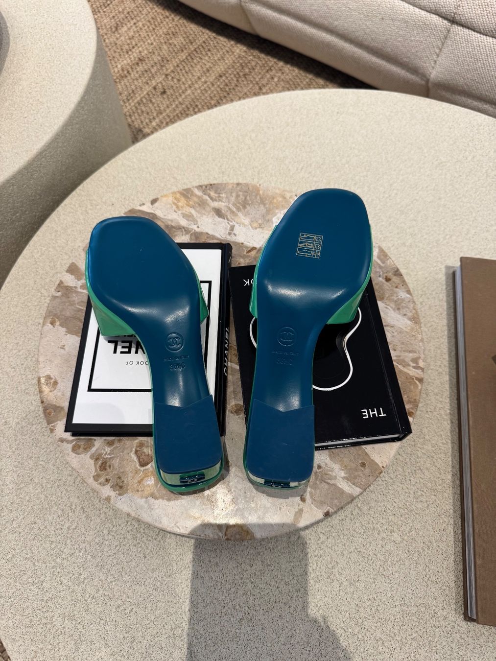 Chanel Scarpe da donna: CHANEL SANDALEN – Usato da Schwyz venduto da bofb 8