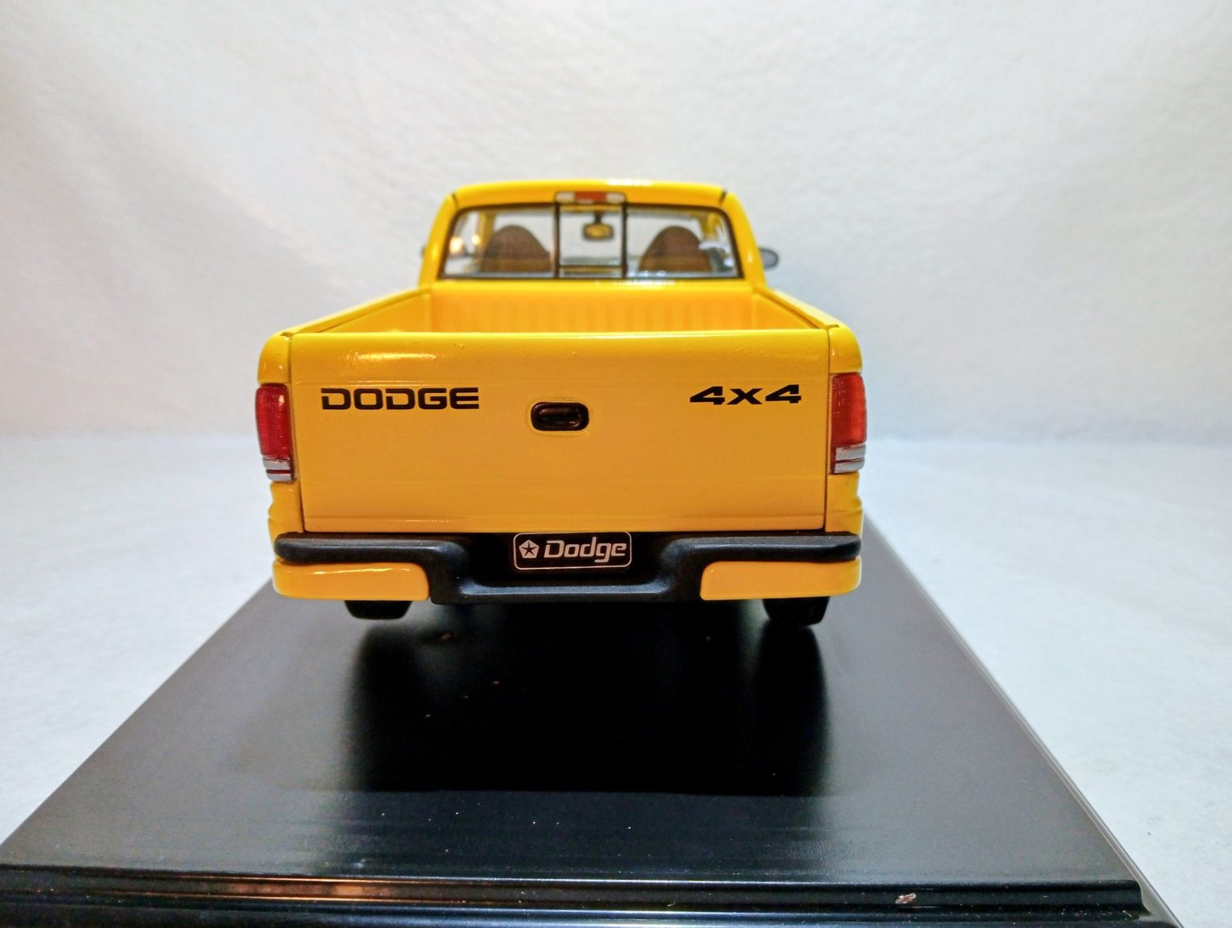 Dodge Voitures modèles: Dodge Dakota  R/T – Neuf (Voir description) à Huttwil par Secondtrain 4
