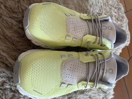On Cloud Laufschuhe Sportschule