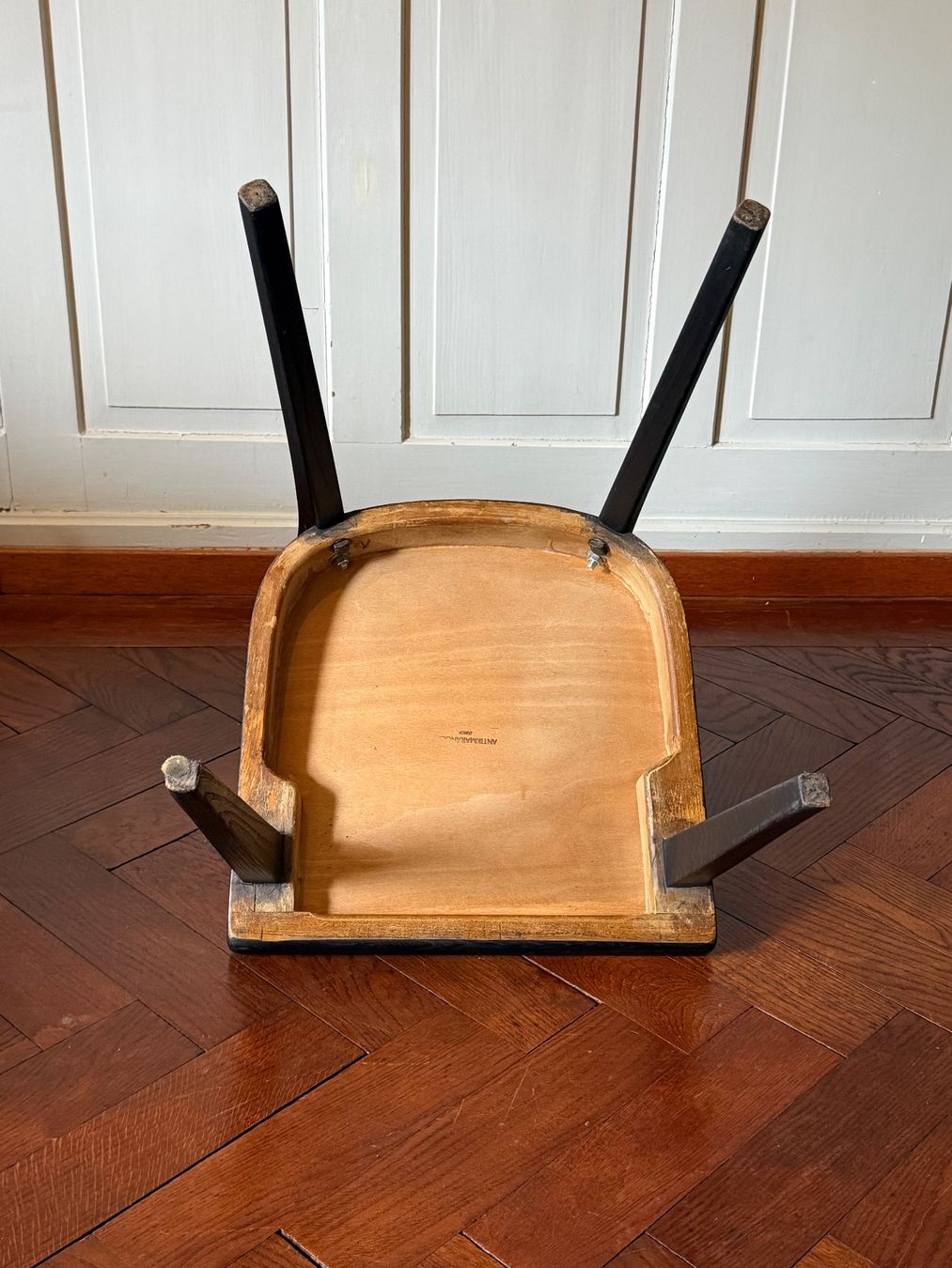 Stühle: Klassischer Schweizer Design Holz Stuhl Beizenstuhl Schwarz – Gebraucht aus Zürich von TiptopGerneWieder 8