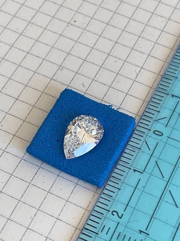 Pietre preziose: Labordiamant 2 Karat VS1 Birnenschliff – Nuovo e nell'imballaggio originale da Basel venduto da loicfoerster 1