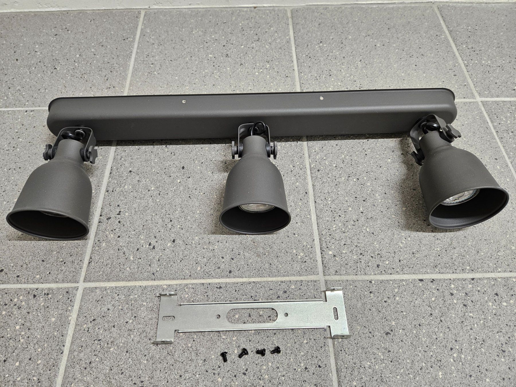 Ikea Lustres & lampes de plafonds: Lampe IKEA Hektar – D'occasion à Lachen SZ par Sailer91 1