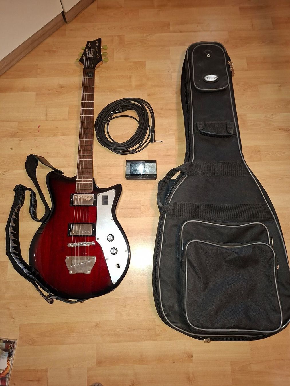 Strumenti musicali: Ibanez JTK1 E-Gitarre rot mit Tasche gebraucht – Usato da Flumenthal venduto da Nanuk7