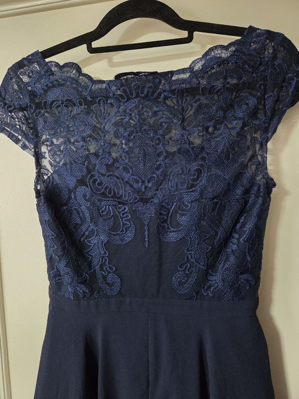 Vestiti: Dunkelblaues Spitzenkleid – Nuovo (secondo la descrizione) da Heiden venduto da A1inaH 1