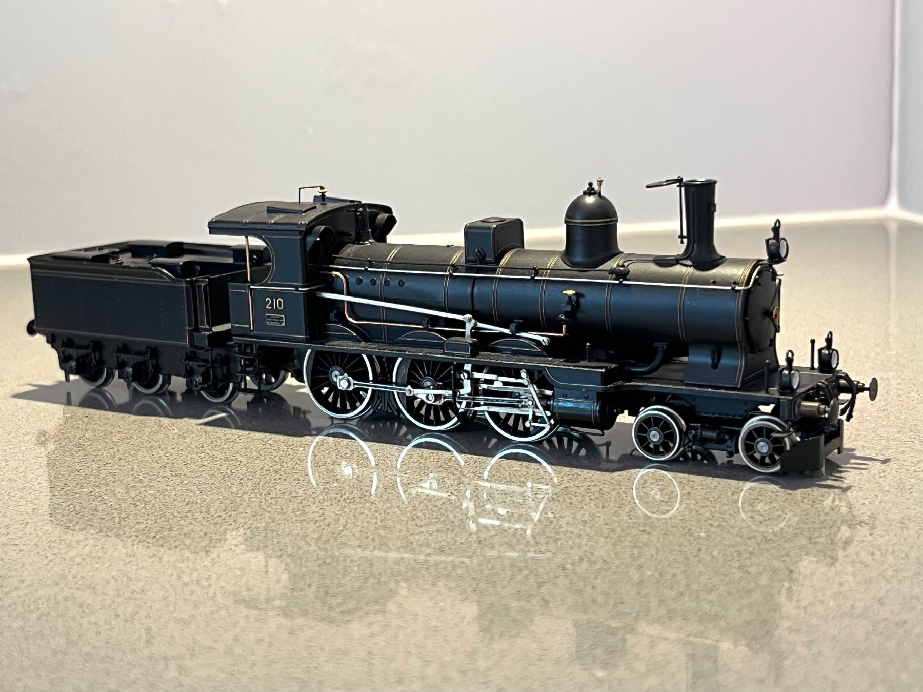 Metropolitan Modelleisenbahnen: METROPOLITAN Metrop Gotthardbahn A 3/5 Messing ab 1.- – Gebraucht aus Disentis/Mustér von Sthb