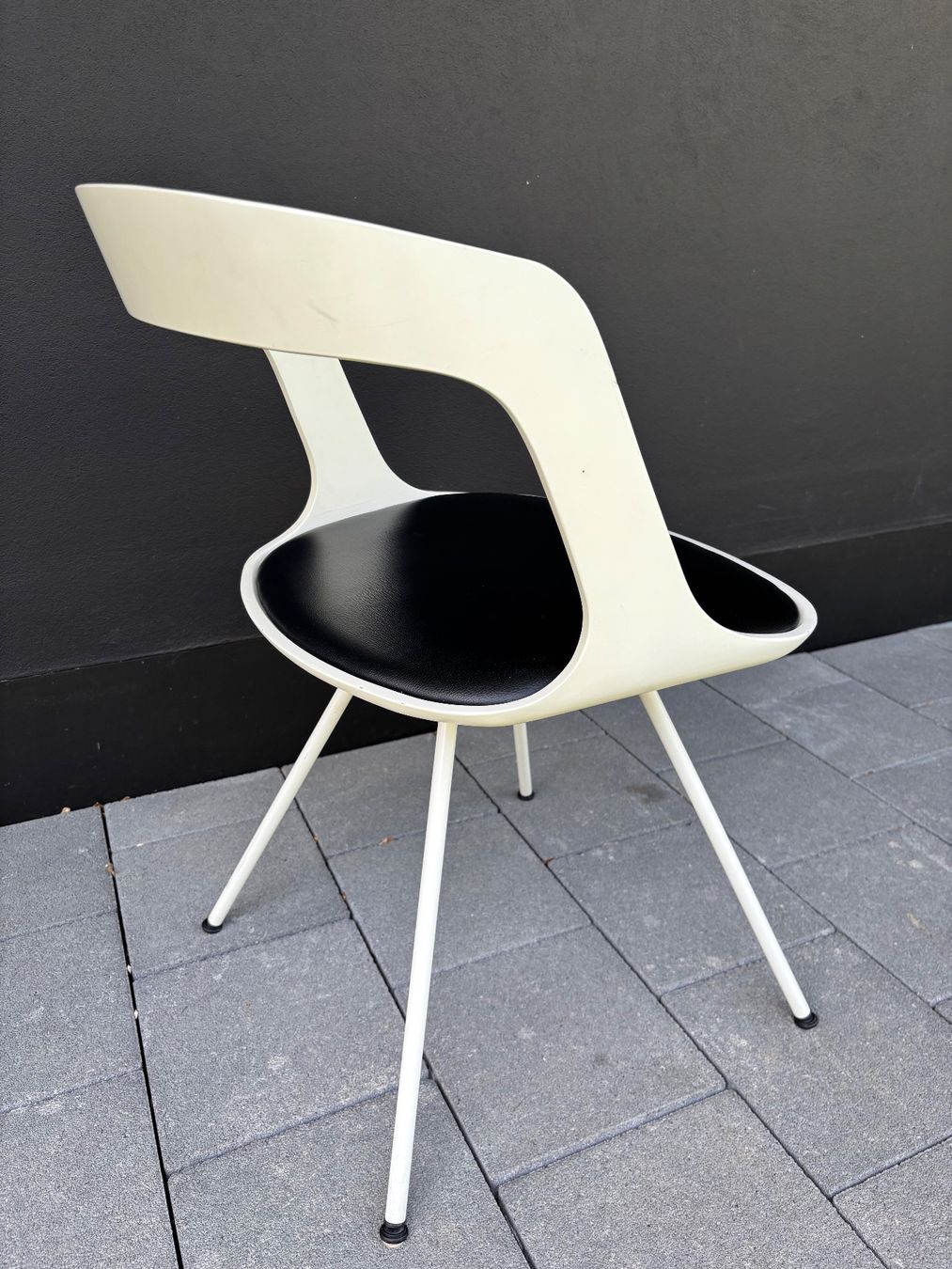 Chaises: Space age chair black&white vintage – D'occasion à Steinhausen par ChromeVintage 2