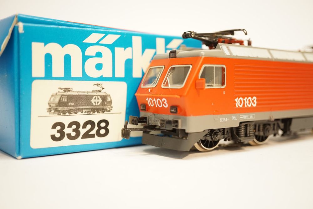 Märklin 3328 Re 4/4 IV SBB 10103 digital ESU Lopi V4 M4. (Gebraucht) in