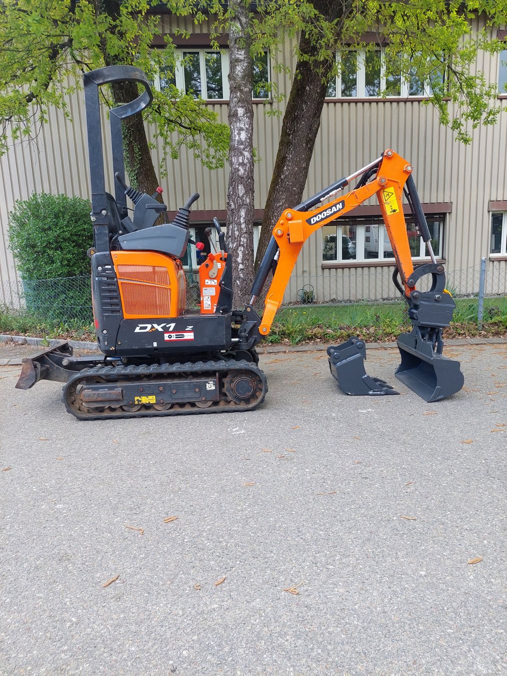 Doosan Escavatori: Minibagger Doosan DX10Z – Usato da Grüningen venduto da Hanix-36 1