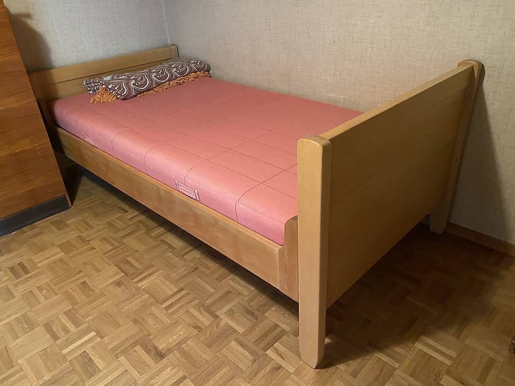 Betten: Seniorenbett extra lang – Gebraucht aus Gränichen von Bubui 1